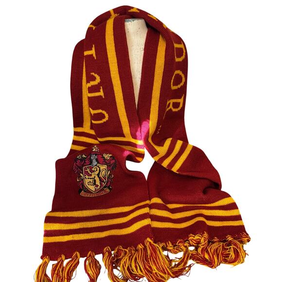 Harry Potter Gryffindor Scarf Embroidered Patch Winter Tassel Maroon Yellow - Picture 1 of 10